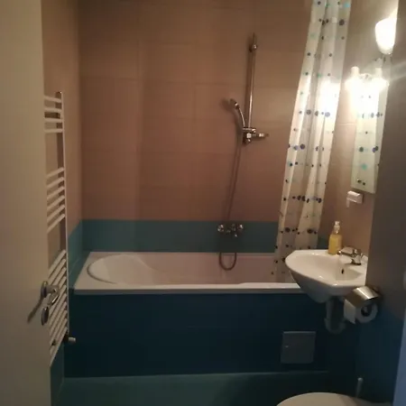 Cozy Avantgarden 3 *